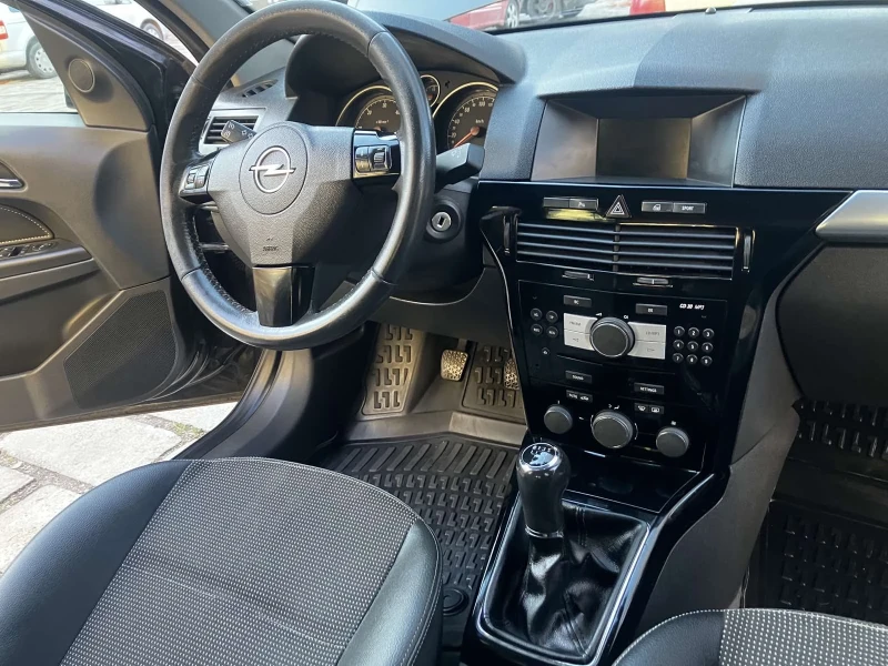 Opel Astra, снимка 8 - Автомобили и джипове - 51486975