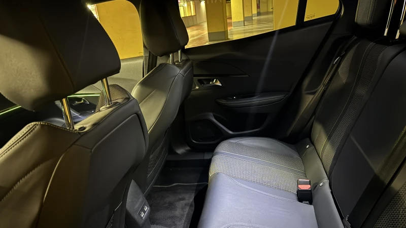 Peugeot 2008 GT line Гаранция, снимка 8 - Автомобили и джипове - 51658350