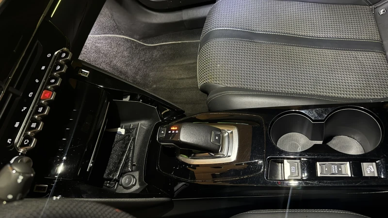 Peugeot 2008 GT line Гаранция, снимка 10 - Автомобили и джипове - 51658350