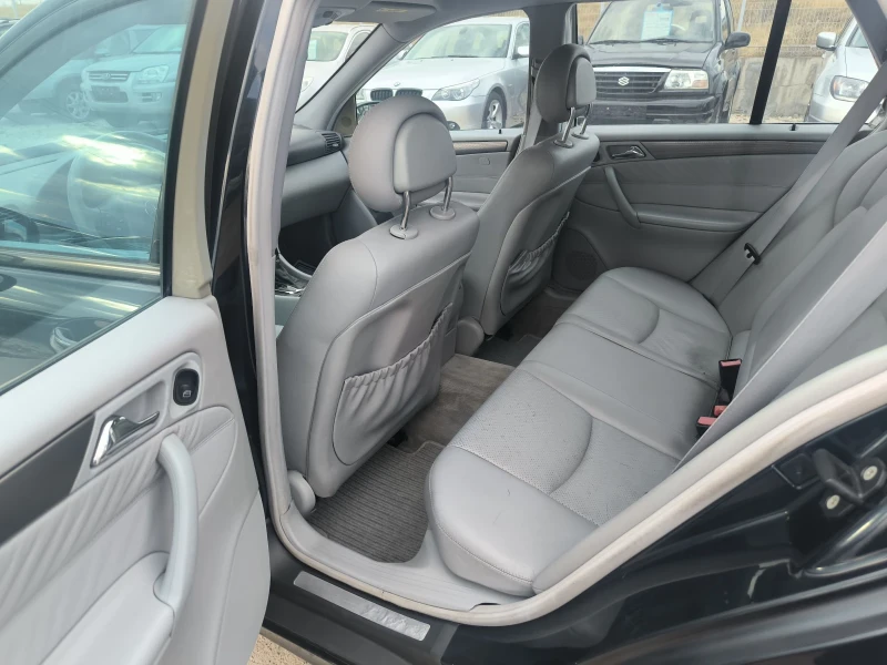 Mercedes-Benz C 240 2.6i 4x4 Automatic , снимка 10 - Автомобили и джипове - 51998845