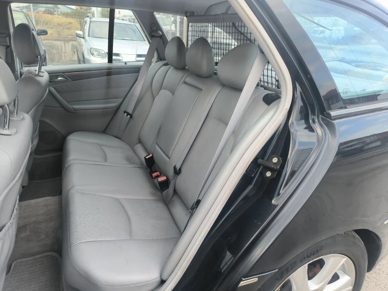Mercedes-Benz C 240 2.6i 4x4 Automatic , снимка 9 - Автомобили и джипове - 51998845