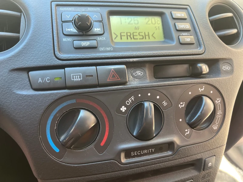 Toyota Yaris, снимка 9 - Автомобили и джипове - 52771638