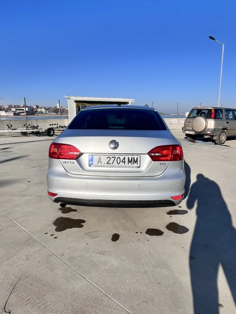 VW Jetta 1.6TDI 7DSG Highline, снимка 3 - Автомобили и джипове - 52811857