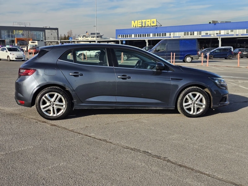 Renault Megane 1.5DCi, снимка 8 - Автомобили и джипове - 52814347