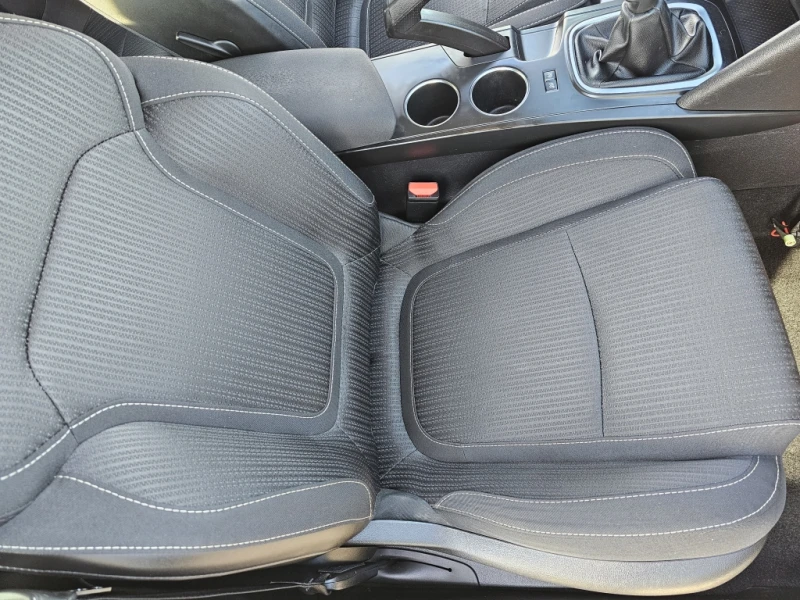 Renault Megane 1.5DCi, снимка 16 - Автомобили и джипове - 52814347