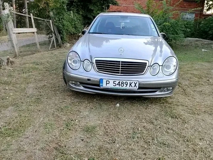 Mercedes-Benz E 270, снимка 2 - Автомобили и джипове - 52900572