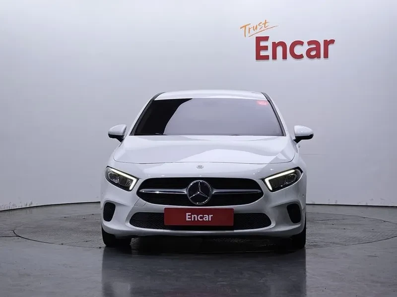 Mercedes-Benz A 250 4Matic Sedan, снимка 3 - Автомобили и джипове - 55050023