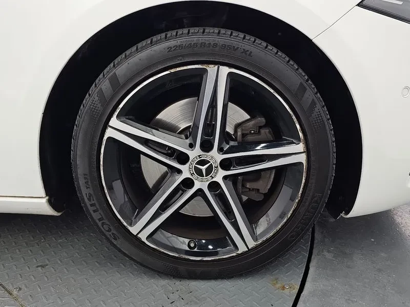 Mercedes-Benz A 250 4Matic Sedan, снимка 5 - Автомобили и джипове - 55050023