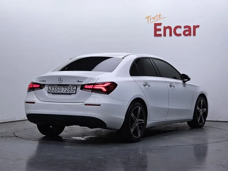 Mercedes-Benz A 250 4Matic Sedan, снимка 2 - Автомобили и джипове - 55050023