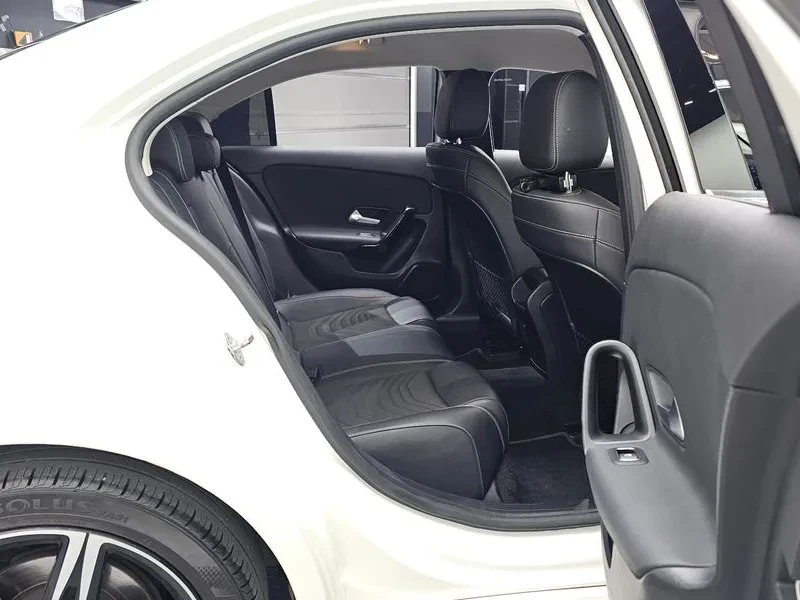 Mercedes-Benz A 250 4Matic Sedan, снимка 12 - Автомобили и джипове - 55050023