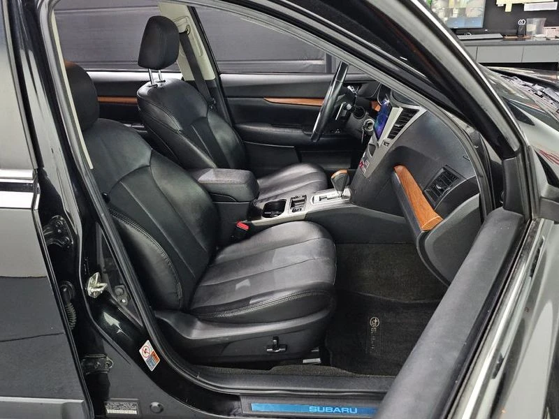 Subaru Outback 2.5 Automatic, снимка 12 - Автомобили и джипове - 56002926