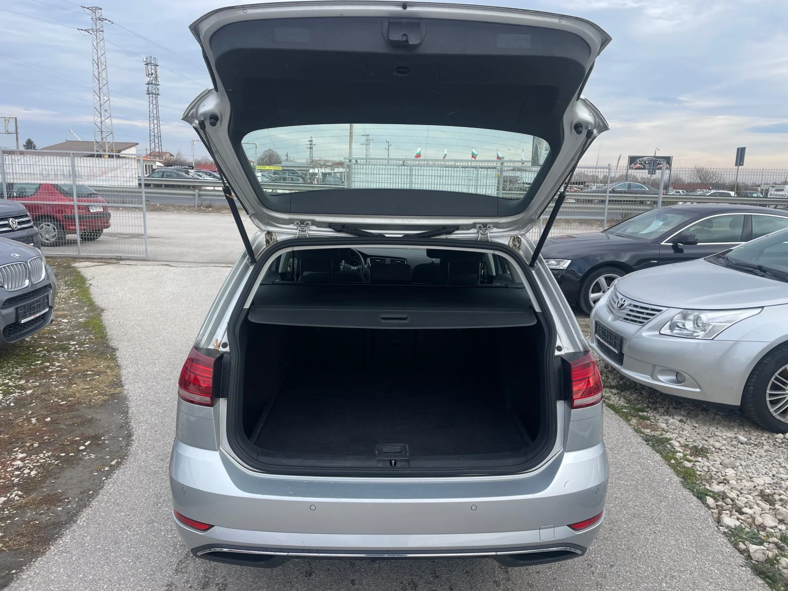 VW Golf 1.6 TDi Comfort line | Mobile.bg   11