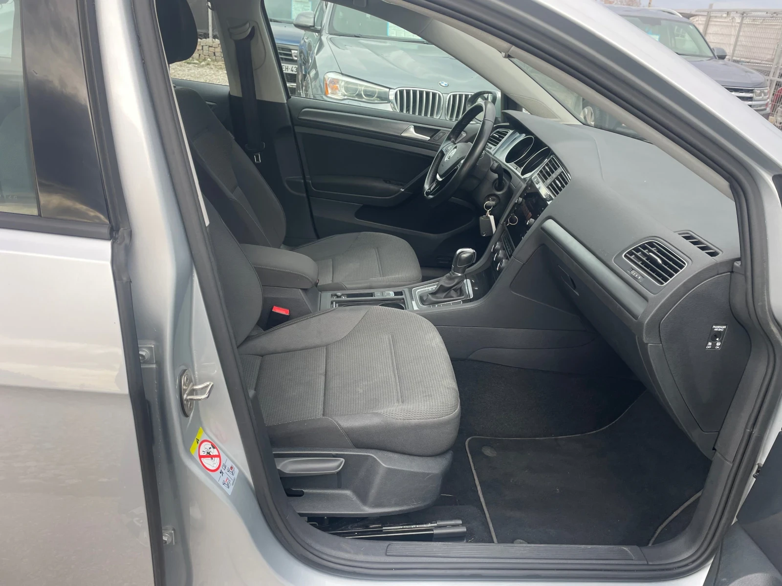 VW Golf 1.6 TDi Comfort line | Mobile.bg   13