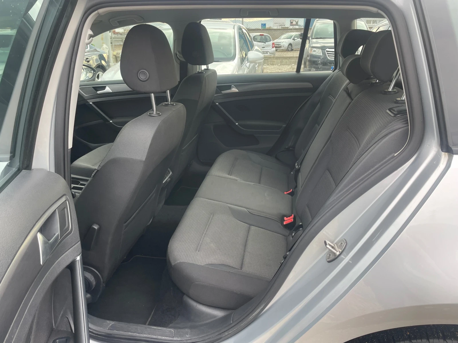 VW Golf 1.6 TDi Comfort line - изображение 10