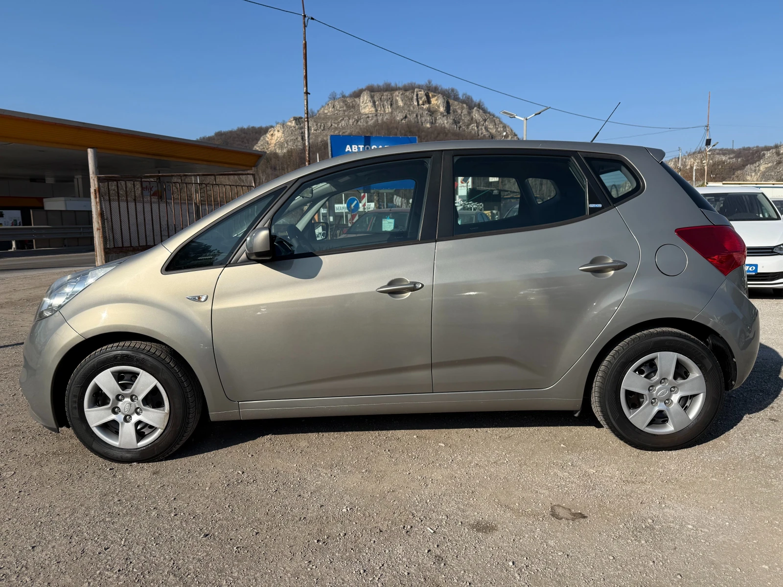 Kia Venga 1.4CRDI-NAVI-KAMERA-KLIMATRONIK-PARKTR.-TEMPOMAT - изображение 3