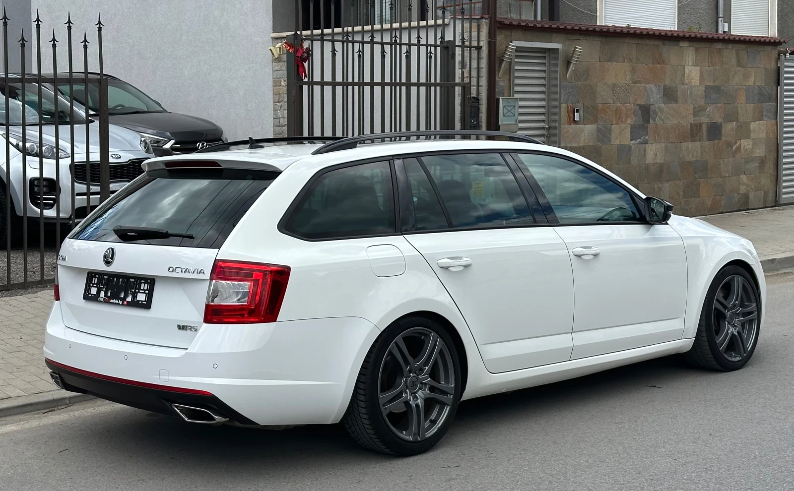 Skoda Octavia 2.0tsi/VRS /Автоматик/Панорама/Нов внос Швейцария! - изображение 3