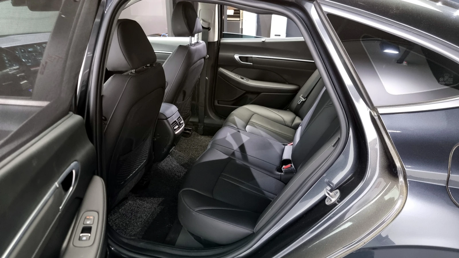 Hyundai Sonata 2.0 The Edge  8  | Mobile.bg   12