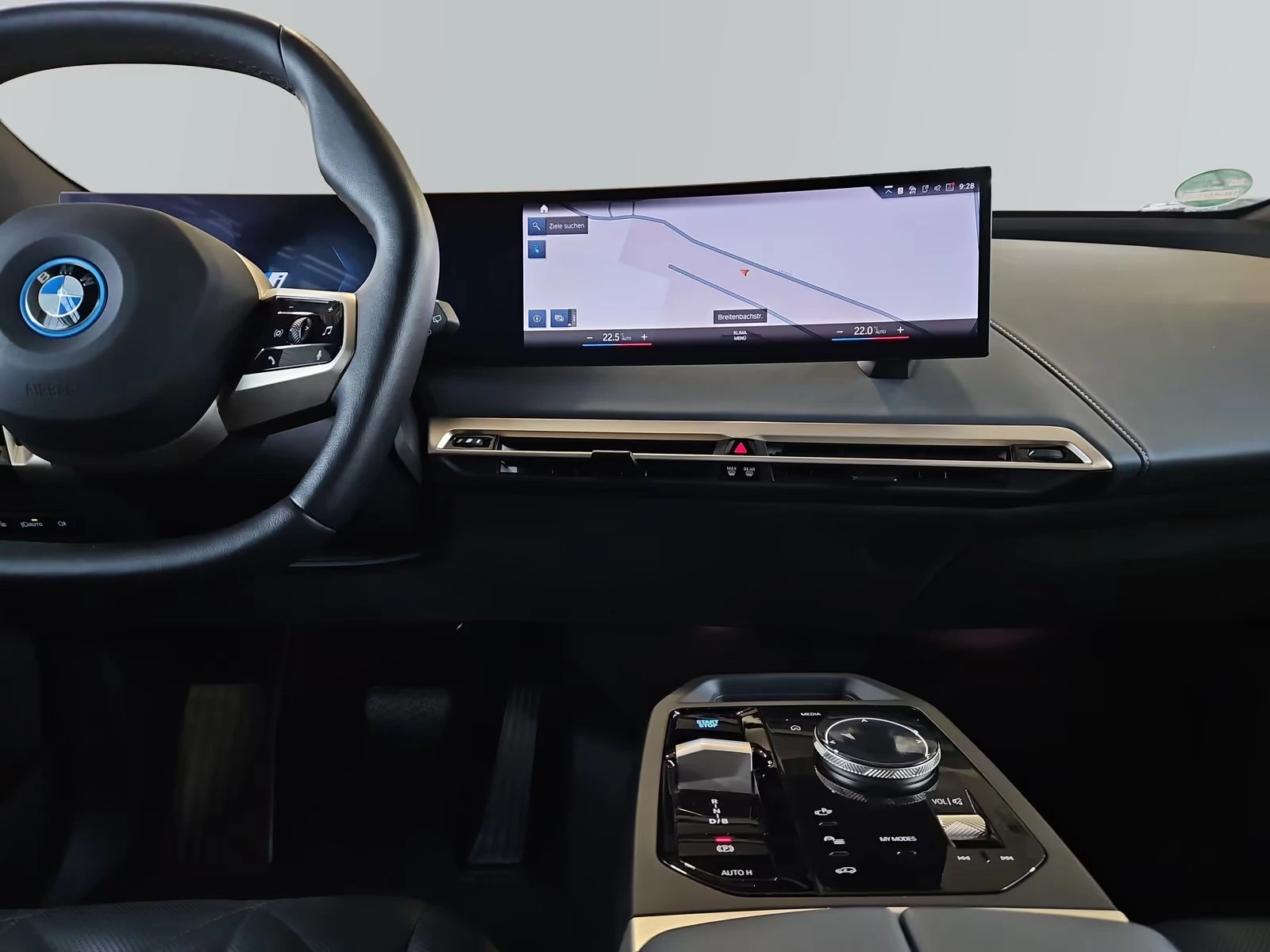 BMW iX xDrive50/523HP/LASER/CAM/HUD/B&W/MEMO/AHK/476g - изображение 10