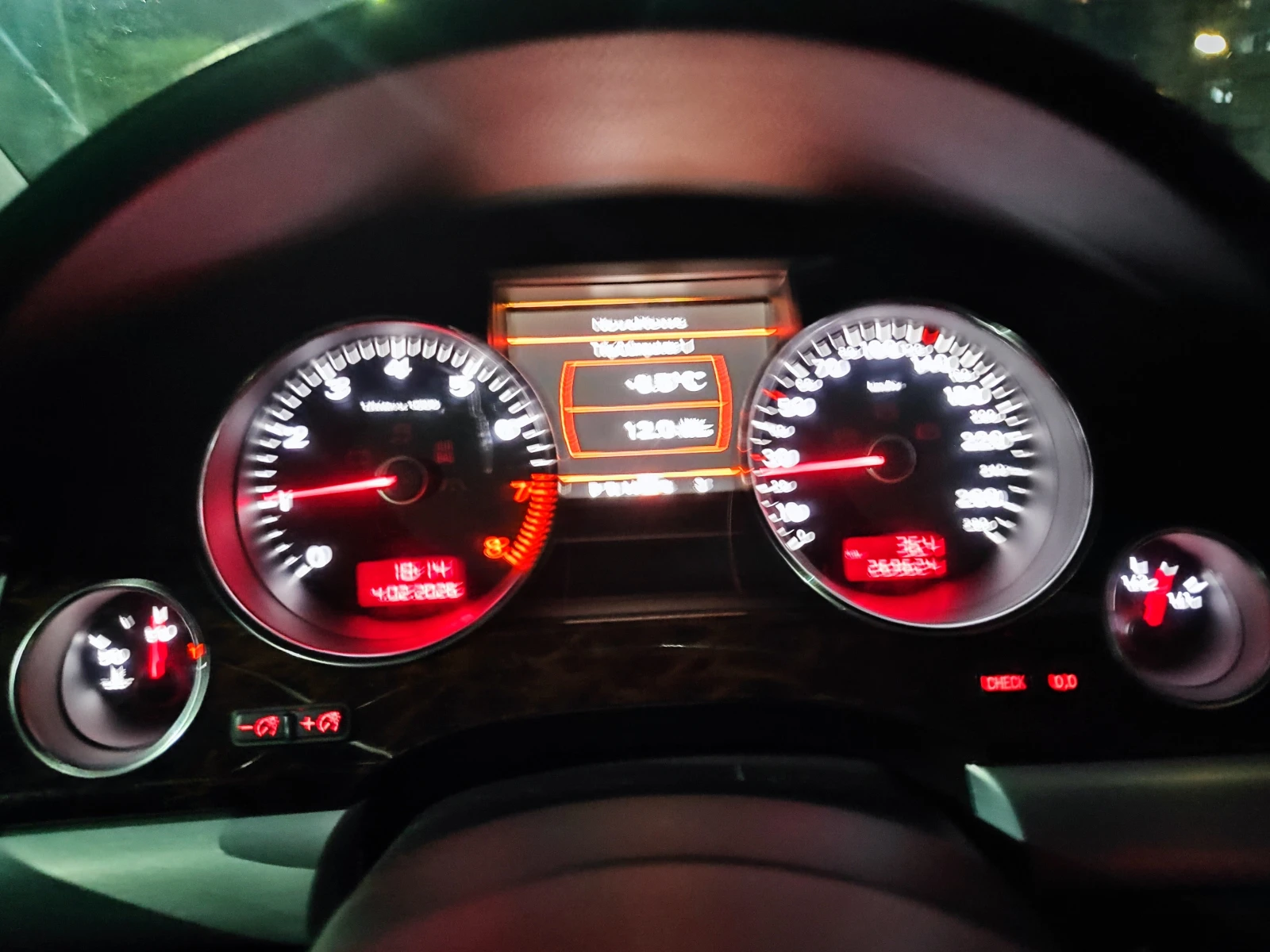 Audi A8 4.2, снимка 8 - Автомобили и джипове - 53716217