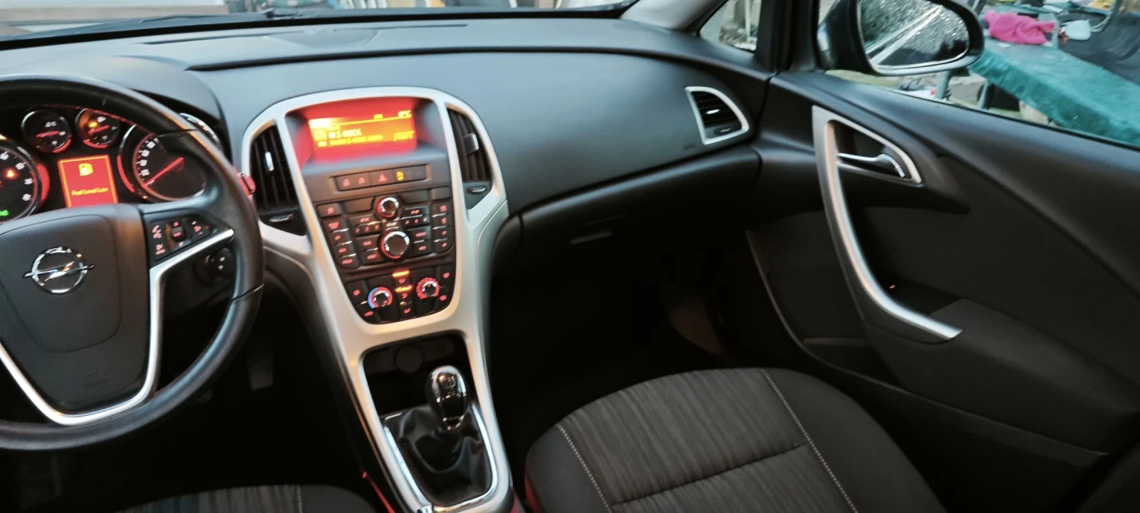 Opel Astra 1.4i Като Нова!!!! ТОП!!!, снимка 13 - Автомобили и джипове - 53750789