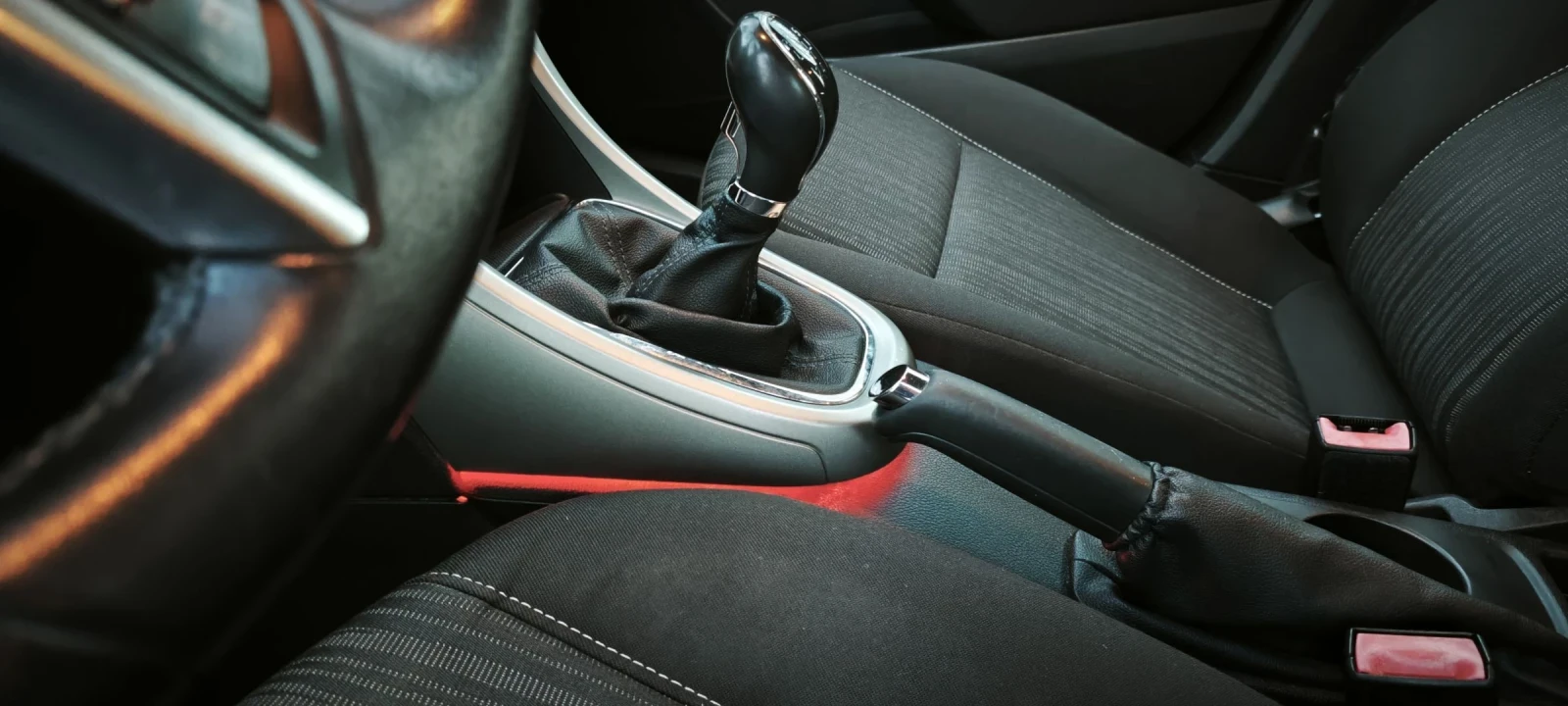 Opel Astra 1.4i Като Нова!!!! ТОП!!!, снимка 11 - Автомобили и джипове - 53750789