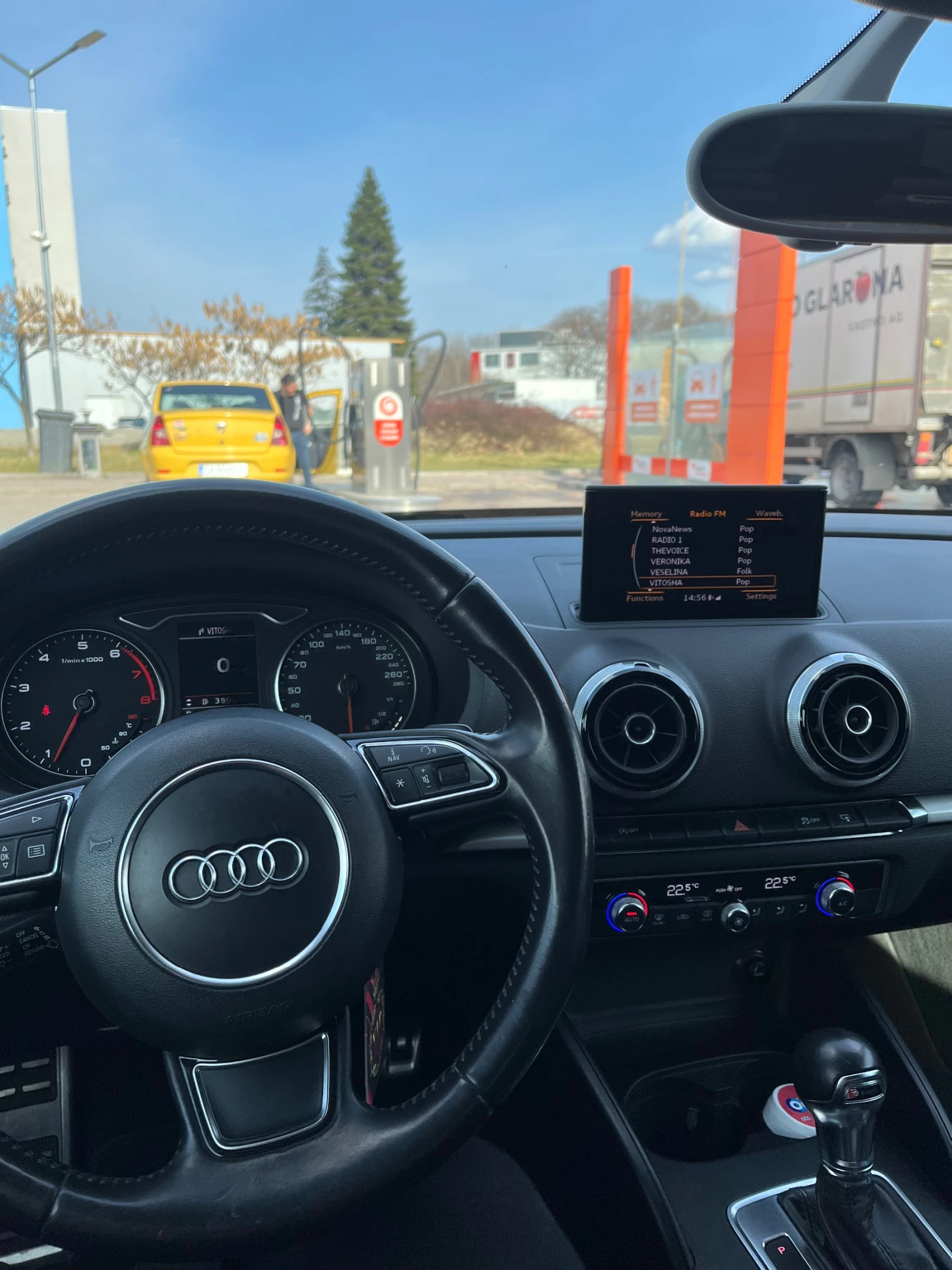 Audi A3 Audi A3 1.8 TFSI S tronic   2013 г.  Продавам Audi, снимка 8 - Автомобили и джипове - 53759319
