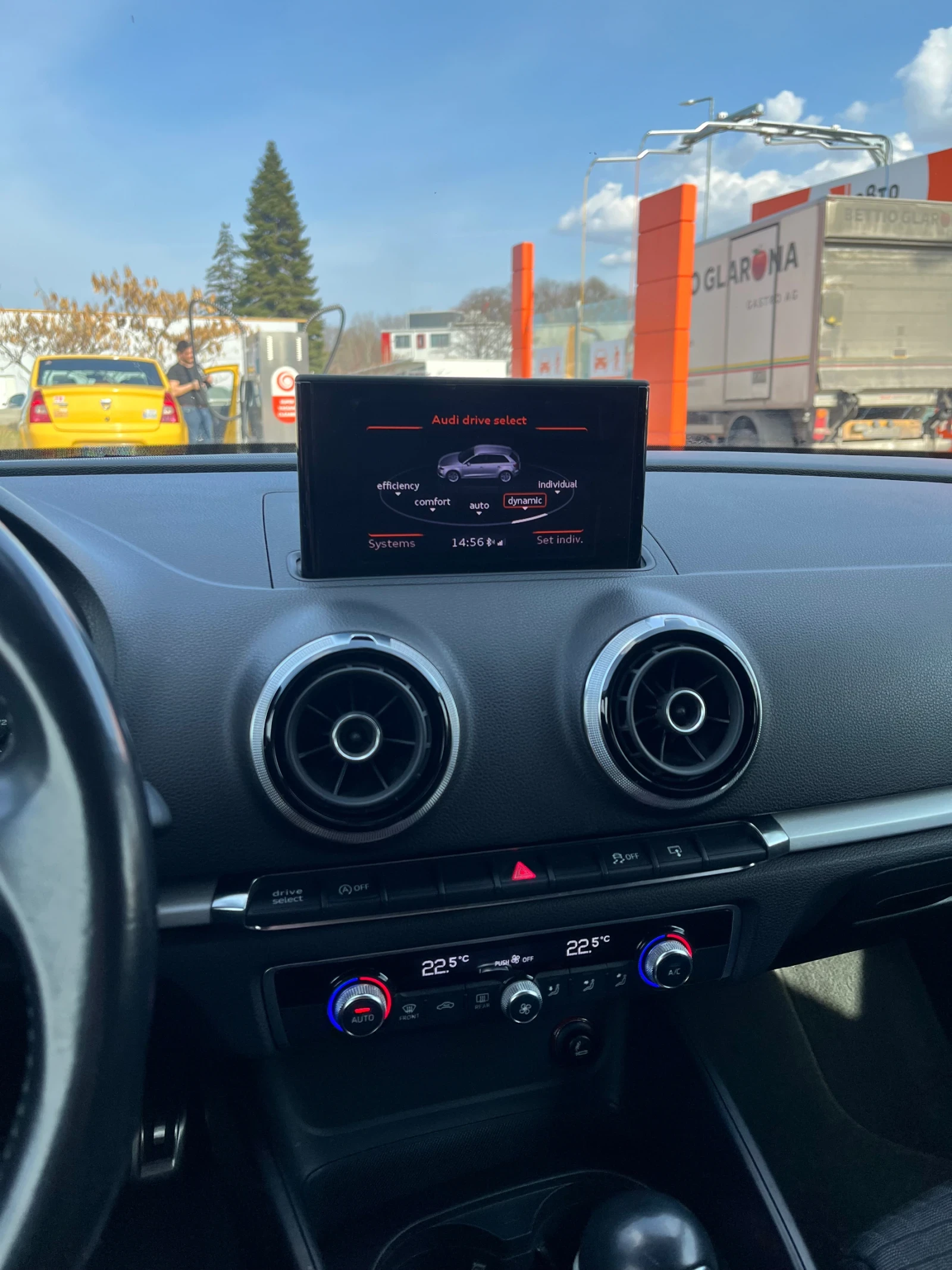 Audi A3 Audi A3 1.8 TFSI S tronic   2013 г.  Продавам Audi, снимка 7 - Автомобили и джипове - 53759319