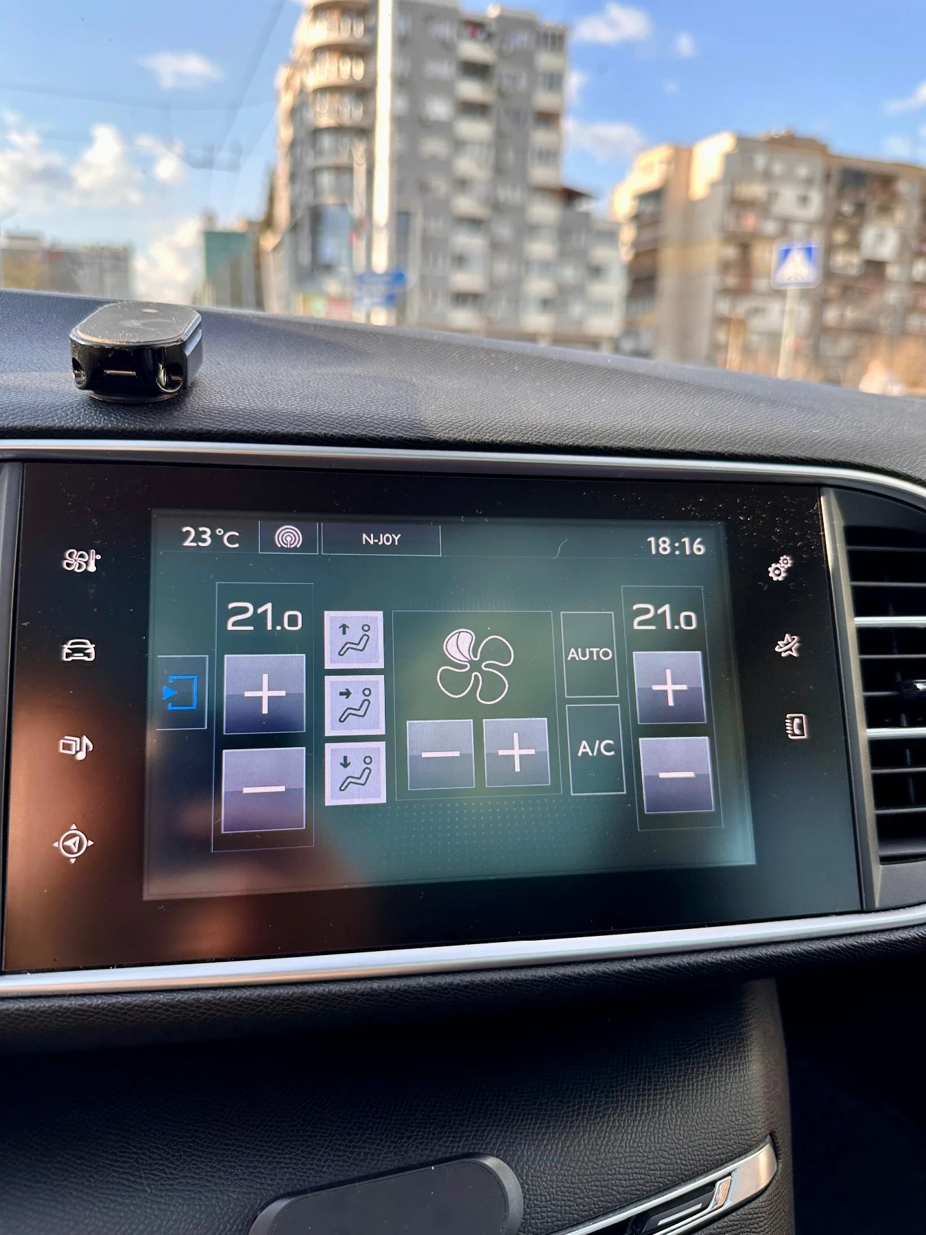 Peugeot 308 1.6 BlueHDI + чип тунинг и премахнато AdBlue, снимка 10 - Автомобили и джипове - 54100834