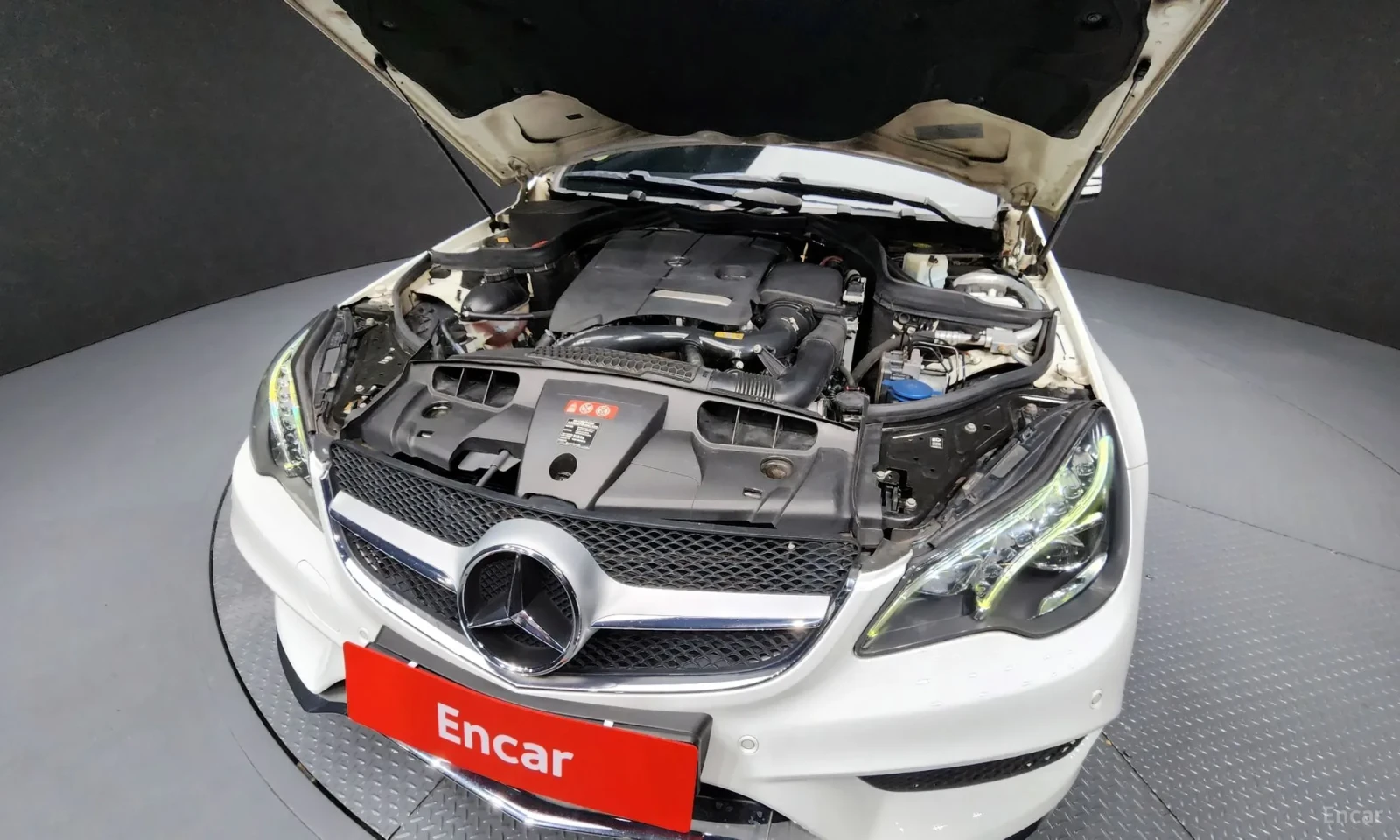 Mercedes-Benz E 200 Coupe AMG, снимка 4 - Автомобили и джипове - 54217963