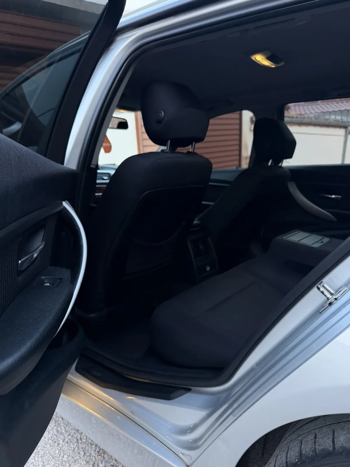 BMW 318, снимка 9 - Автомобили и джипове - 54303132