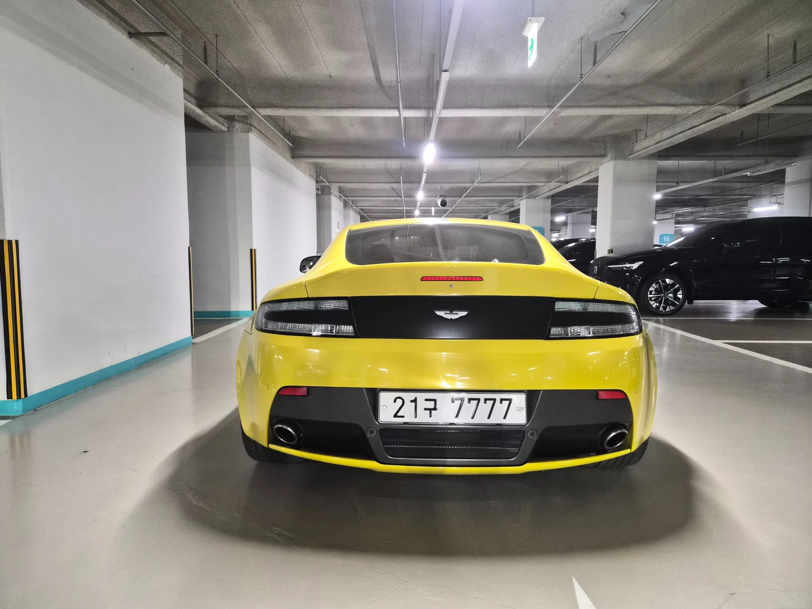 Aston Martin V8 Vantage 1ST GENERATION* V8* 27300 KM* КРАЙНА ЦЕНА, снимка 4 - Автомобили и джипове - 54818665