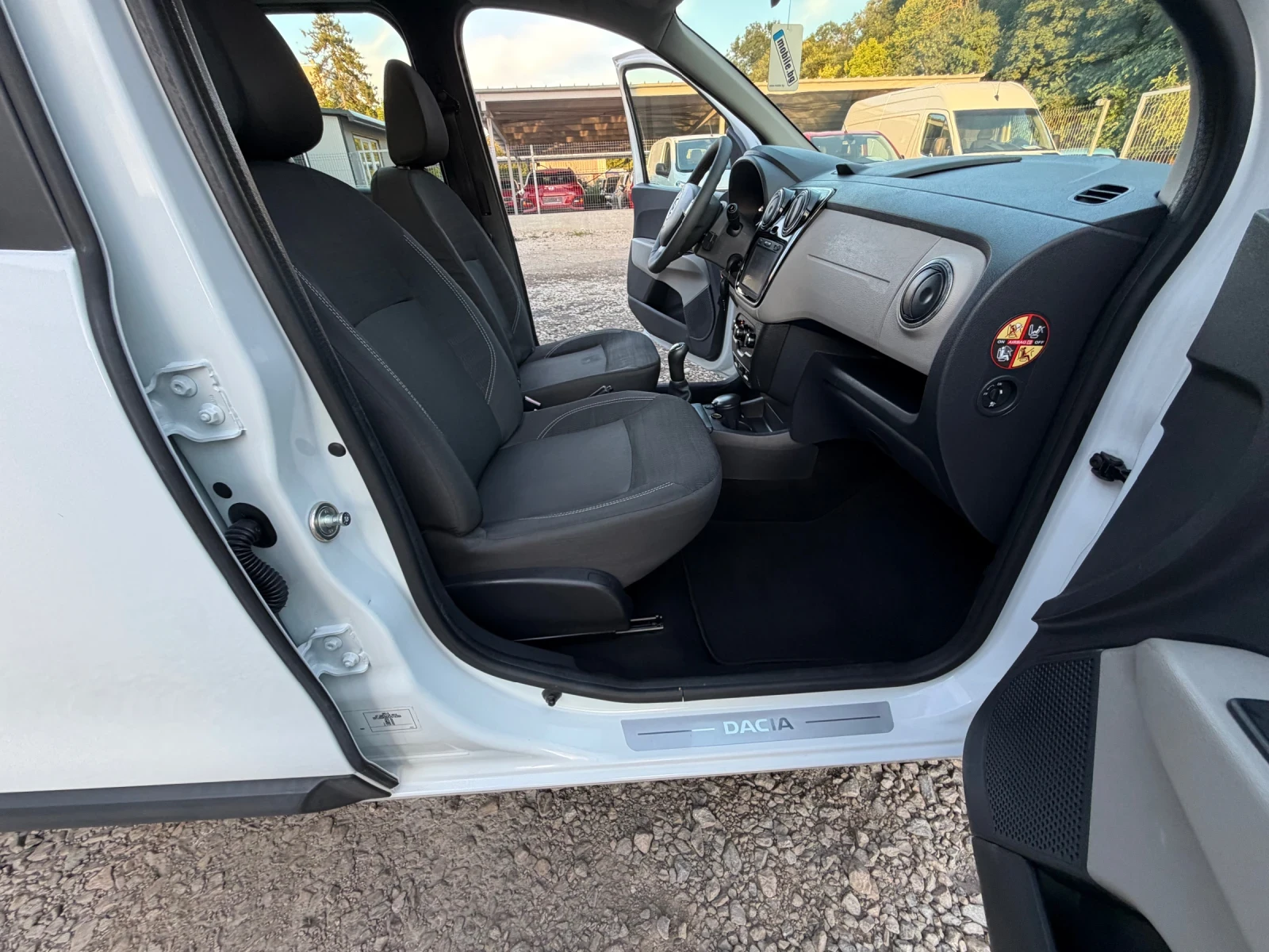 Dacia Lodgy 1.6BENZIN* LPG* 7MESTA* , снимка 15 - Автомобили и джипове - 55307201