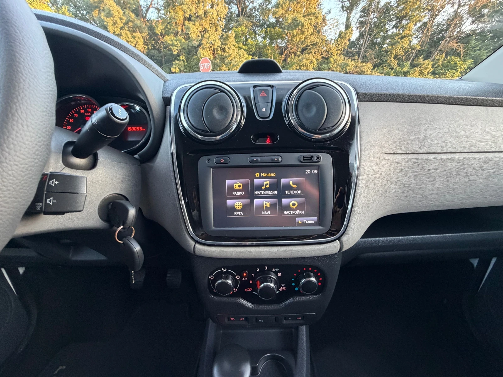 Dacia Lodgy 1.6BENZIN* LPG* 7MESTA* , снимка 11 - Автомобили и джипове - 55307201