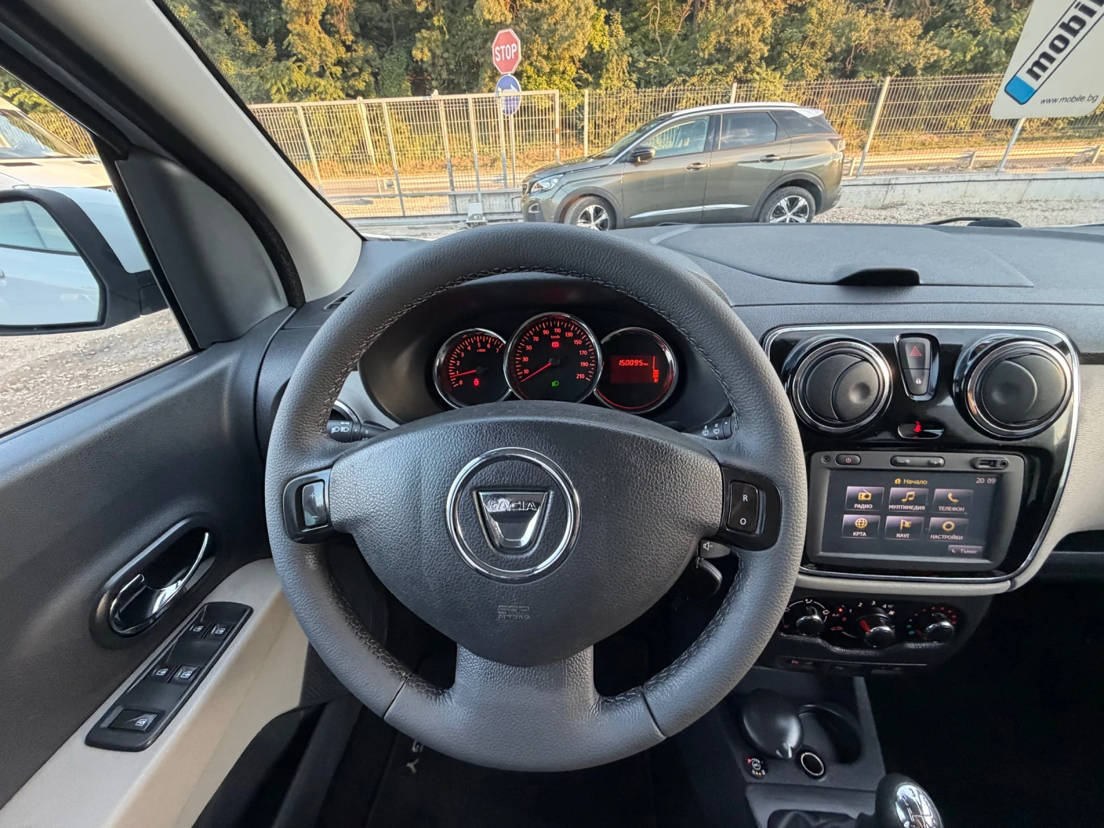 Dacia Lodgy 1.6BENZIN* LPG* 7MESTA* , снимка 13 - Автомобили и джипове - 55307201