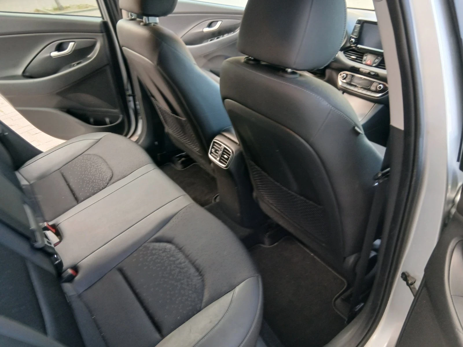 Hyundai I30 1.6CRDI  Premium, снимка 7 - Автомобили и джипове - 55396088