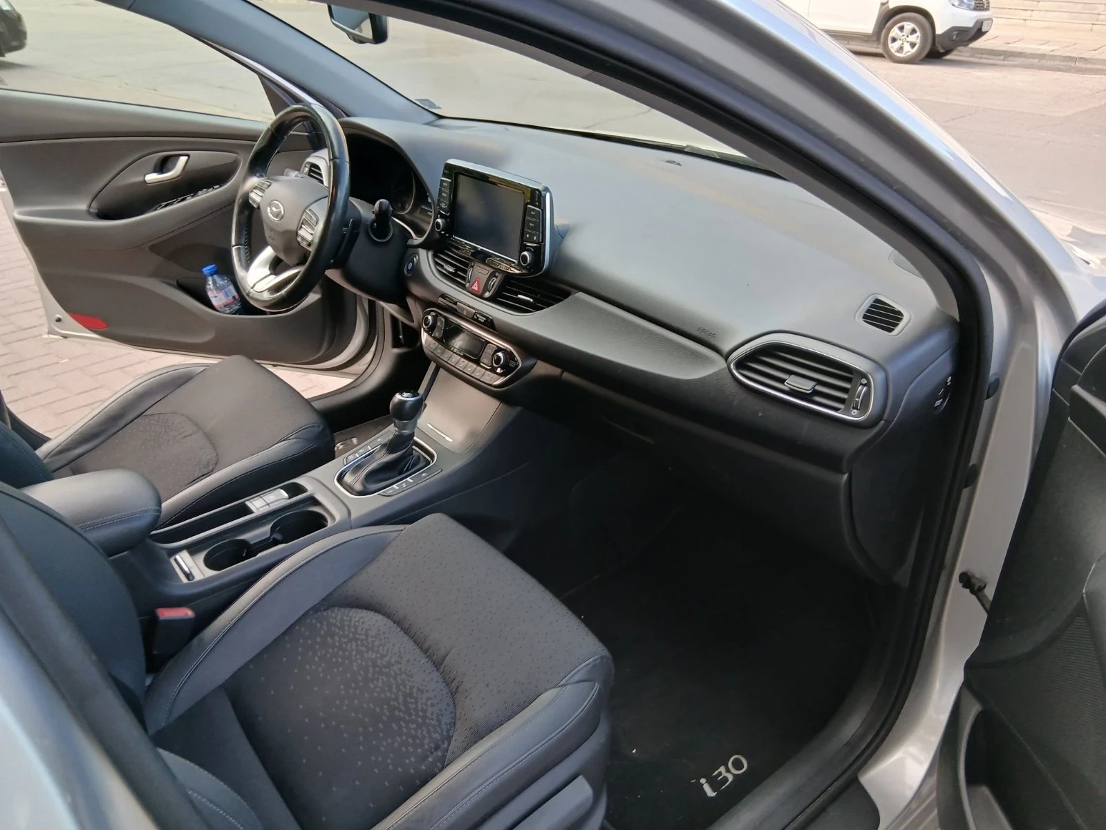 Hyundai I30 1.6CRDI  Premium, снимка 8 - Автомобили и джипове - 55396088