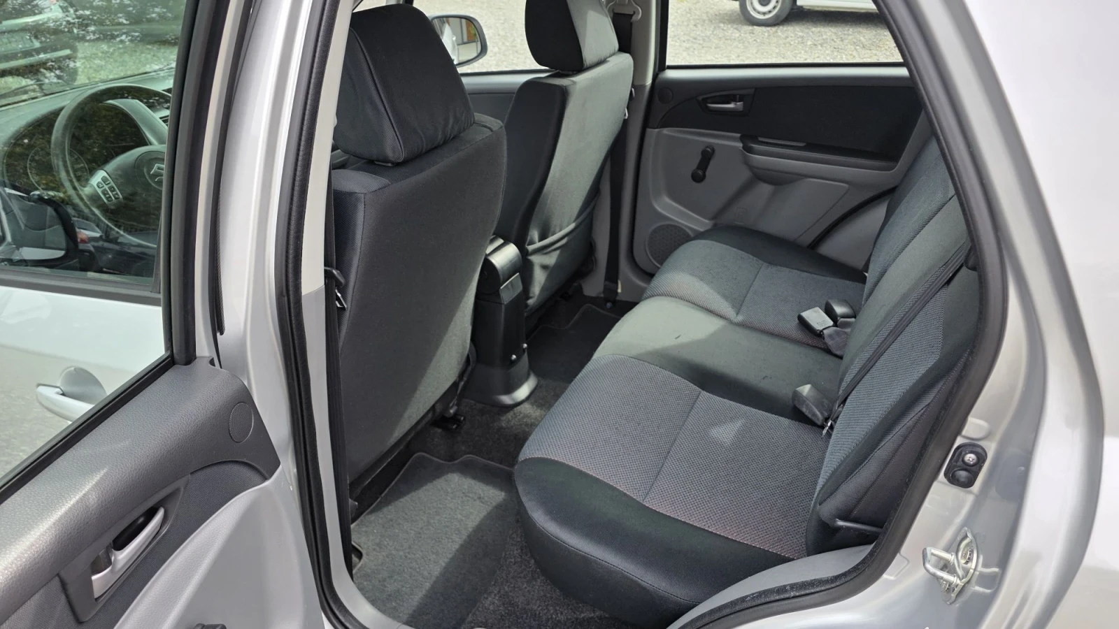 Suzuki SX4 4х4, снимка 11 - Автомобили и джипове - 56543446