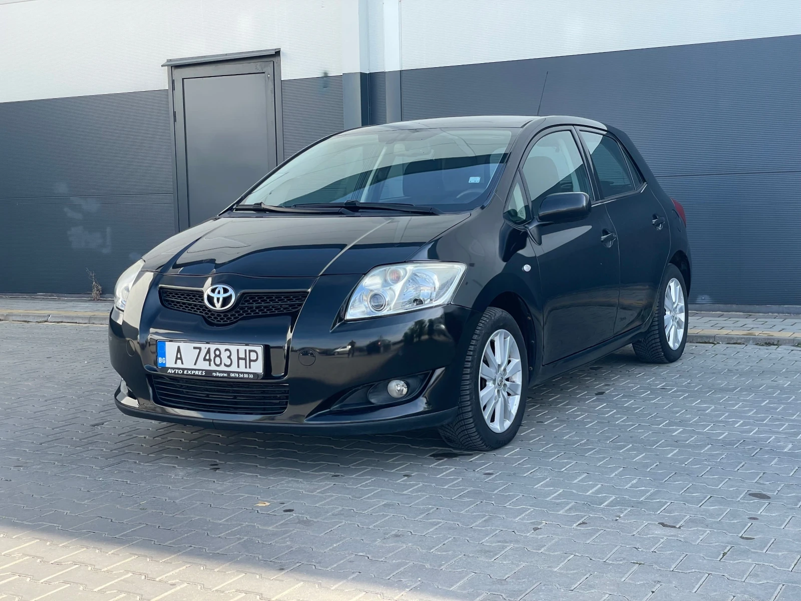 Toyota Auris 1.6 VVT-i ТОП, снимка 2 - Автомобили и джипове - 56730097