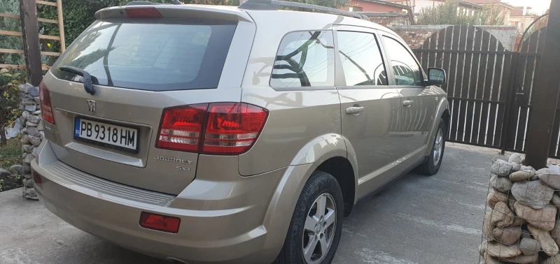 Dodge Journey, снимка 6 - Автомобили и джипове - 48331359