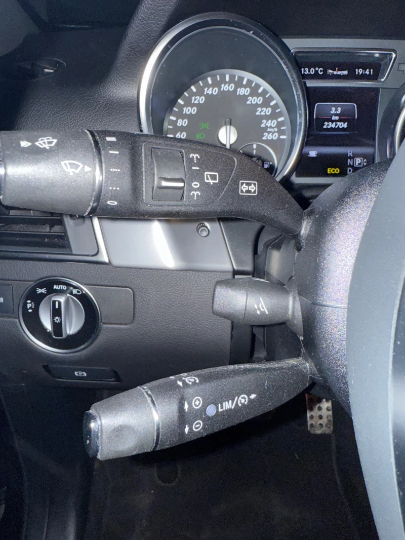 Mercedes-Benz ML 350 AMG pack, Швейцария, Отличен!!!, снимка 13 - Автомобили и джипове - 52658405