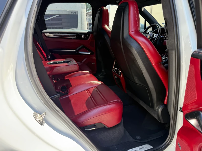 Porsche Cayenne Turbo 4.0 V8 (550 кс), снимка 12 - Автомобили и джипове - 53256670