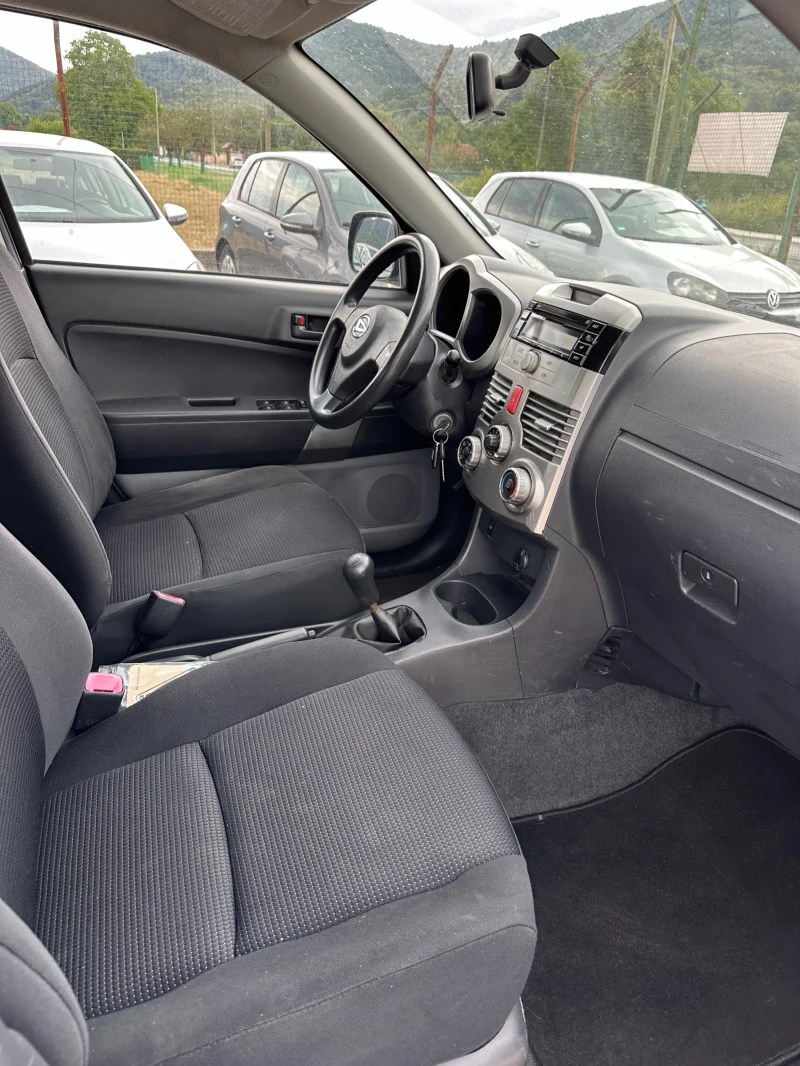 Daihatsu Terios 1.5 I 4WD 105kc, снимка 13 - Автомобили и джипове - 51456783