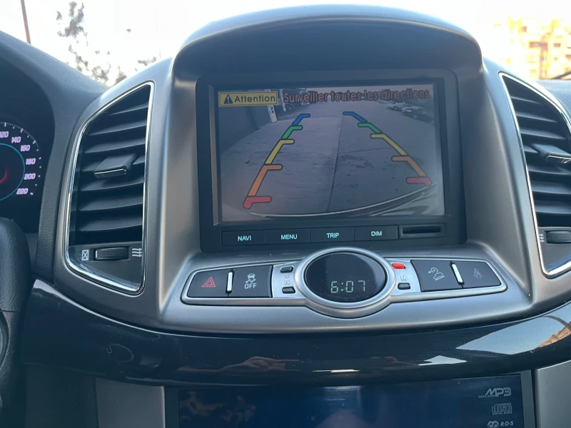 Chevrolet Captiva 2.4i 4x4, снимка 15 - Автомобили и джипове - 51982709