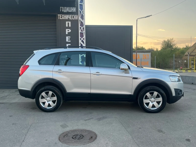 Chevrolet Captiva 2.4i 4x4, снимка 4 - Автомобили и джипове - 51982709