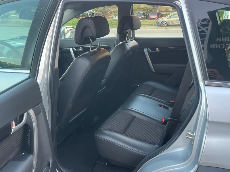 Chevrolet Captiva 2.4i 4x4, снимка 10 - Автомобили и джипове - 51982709