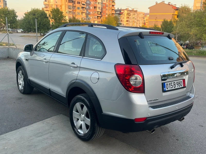 Chevrolet Captiva 2.4i 4x4, снимка 7 - Автомобили и джипове - 51982709