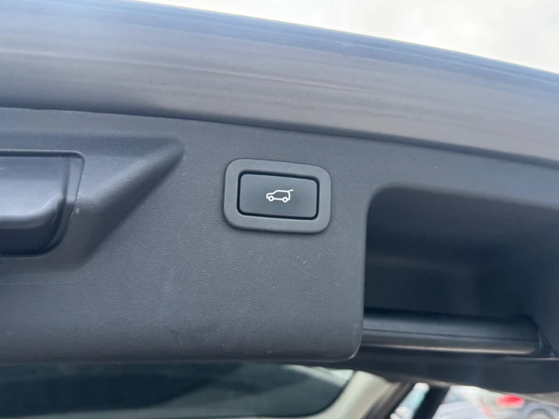 Land Rover Discovery Sport КАМЕРА* КОЖА* ПОДГРЕВ* 6+ 1м* NAVI* ЕЛ БАГАЖНИК* , снимка 12 - Автомобили и джипове - 53329468