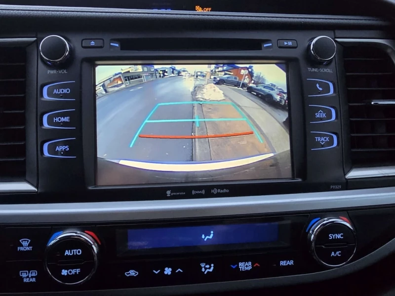 Toyota Highlander LE| AWD | 7 PASS | HEATED SETAS, снимка 14 - Автомобили и джипове - 53356023