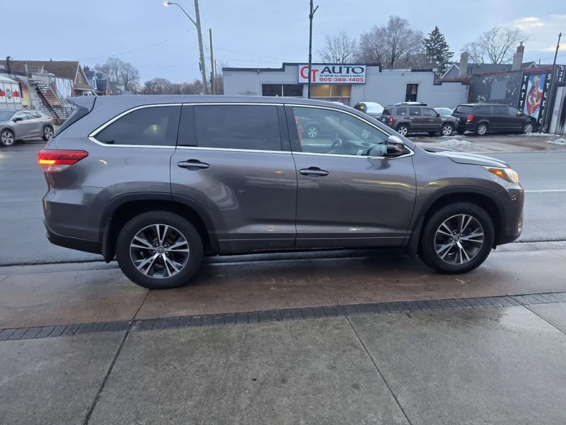 Toyota Highlander LE| AWD | 7 PASS | HEATED SETAS, снимка 8 - Автомобили и джипове - 53356023
