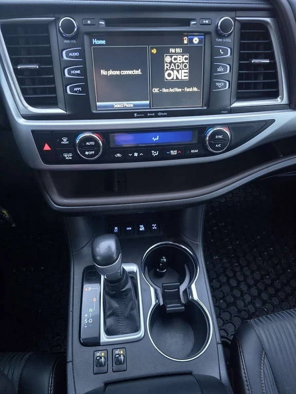 Toyota Highlander LE| AWD | 7 PASS | HEATED SETAS, снимка 13 - Автомобили и джипове - 53356023